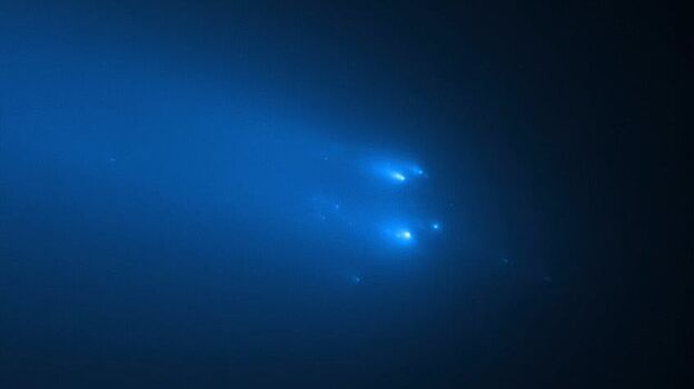 Hubble показал обломки «кометы года»