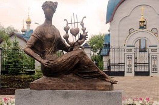 Накануне Дня медика в Оренбурге открыли статую «Милосердие»