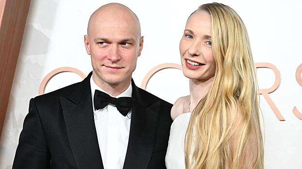 Жена Юры Борисова стала звездой «Оскара», когда фотографировала собственные туфли: забавное видео