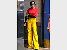 Яркий наряд жены Дэвида Бекхэма стал мемом в соцсетях