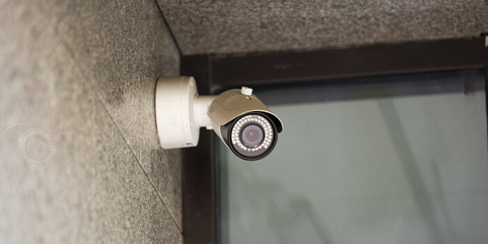 Шантаж и форумы извращенцев: зачем арендодатели прячут скрытые камеры в квартирах?