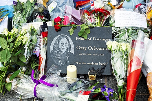 The Daily Mirror: Рок-музыканта Оззи Осборна похоронили в саду