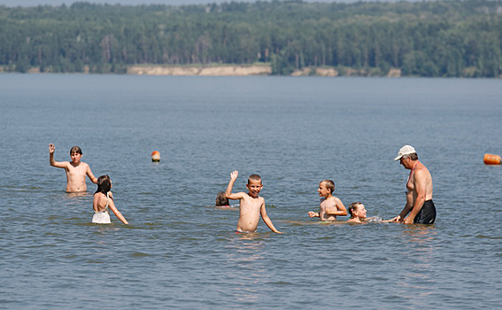 Вода в Обском море еще теплая в конце июля-2019