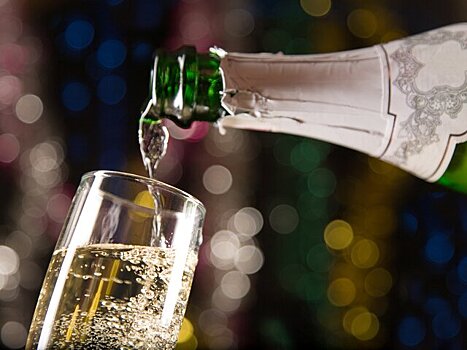 Россиянам рассказали, как изменятся цены на шампанское перед Новым годом