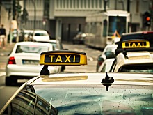 Трое пассажиров избили таксиста и угнали автомобиль в Москве