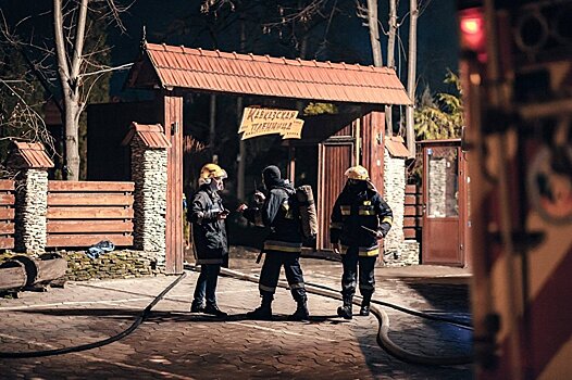 Как спасатели тушили пожар в кишиневском ресторане