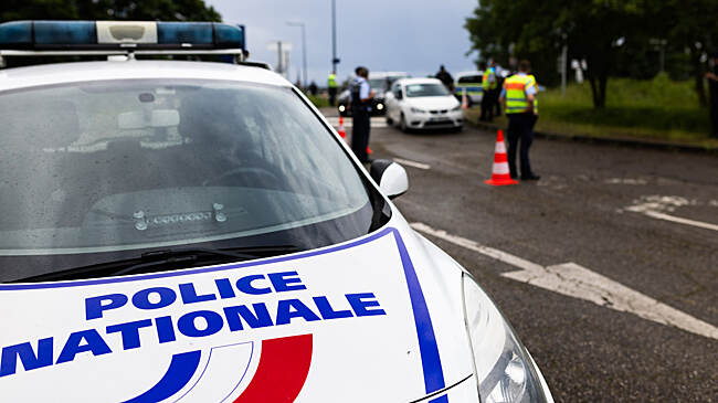 Во Франции полицейские застрелили агрессивного мужчину с ножом