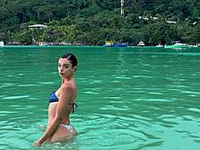 19-летняя дочь Моники Беллуччи снялась в синем купальнике