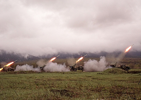 Российские и южноосетинские военнослужащие в составе разведывательно-огневых контуров уничтожили командные пункты условного противника