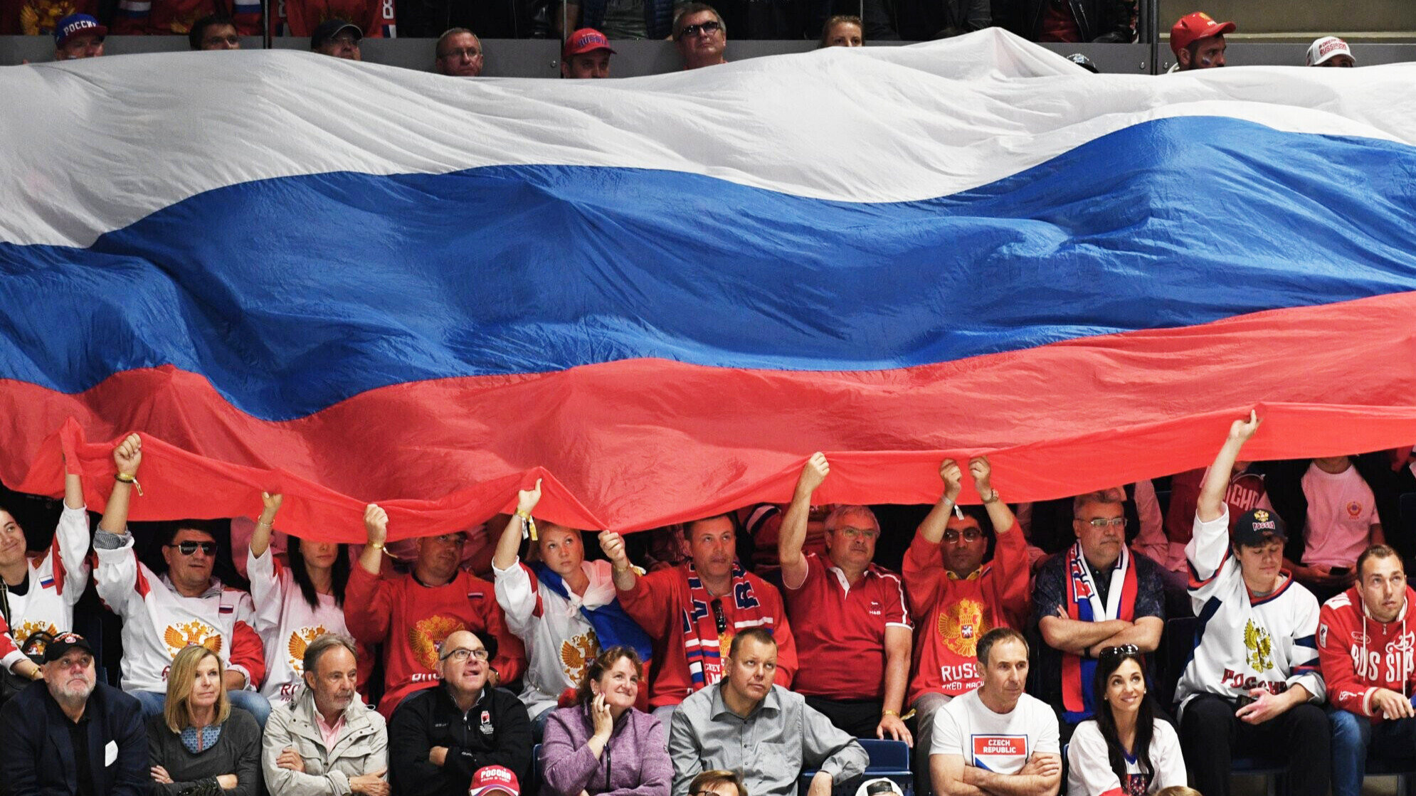 Москвич начал будить соседей гимном России через громкоговоритель
