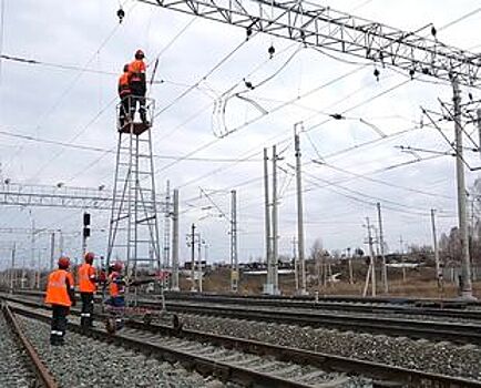 Контактную сеть на перегоне Петербург-Удельная перевесят за полмилллиарда