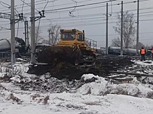 Под Пензой столкнулись маневровый локомотив и грузовой поезд