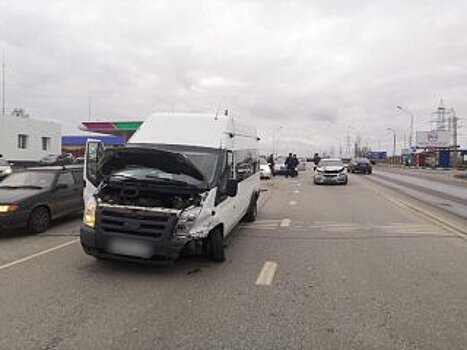 В Уфе в результате аварии пострадали пассажиры автобуса