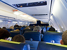 Массовый приступ рвоты случился на борту самолета American Airlines из-за багажа пассажира