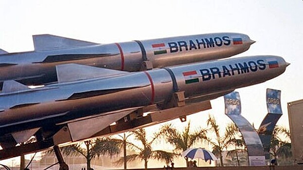 Индия испытала сверхзвуковую ракету BrahMos увеличенной дальности