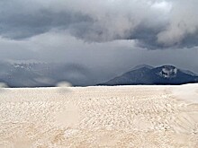 В Сочи выпал желто-оранжевый снег