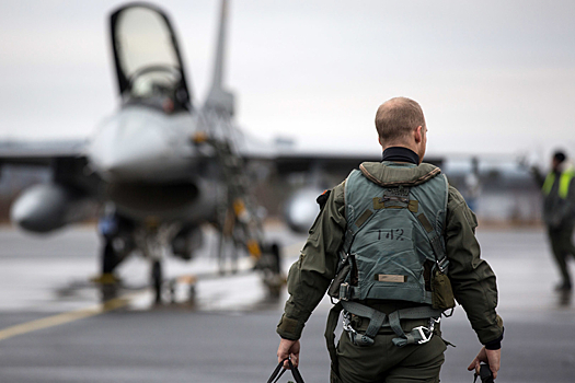 Первые десять пилотов ВСУ завершили обучение управлению F-16 в Британии