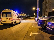 Автомобиль врезался в столб освещения на юге Москвы
