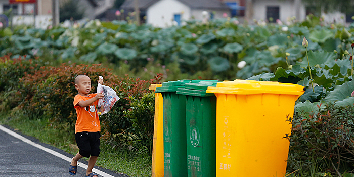 Модернизация переработки мусора делает китайские деревни более красивыми