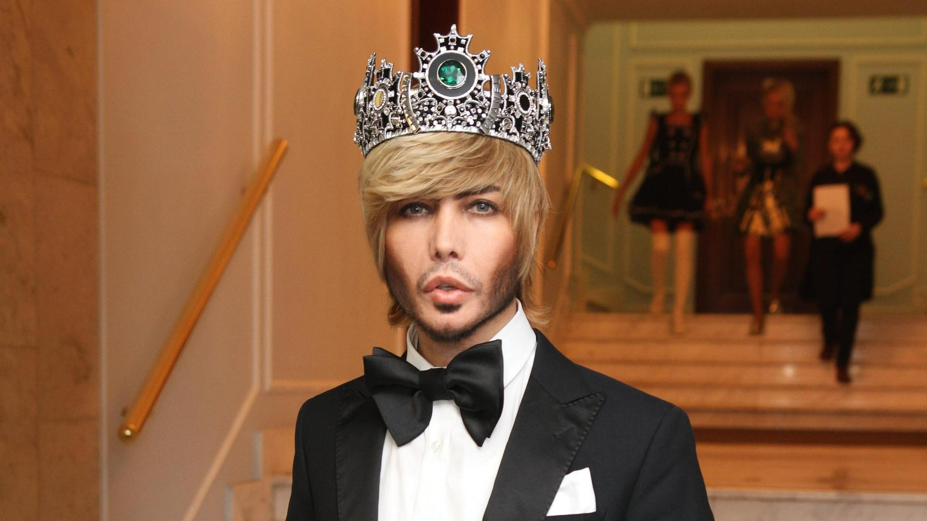 Сергей Зверев признался, что вызывает косметолога к себе домой: «Придут и сделают»