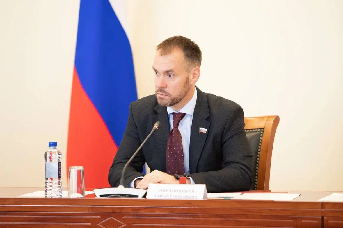 Спикер Заксобрания Сергей Жестянников: Вологодская область расширила меры поддержки для участников СВО и их семей
