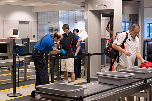 Сканеры в аэропорту: опасны ли они для здоровья