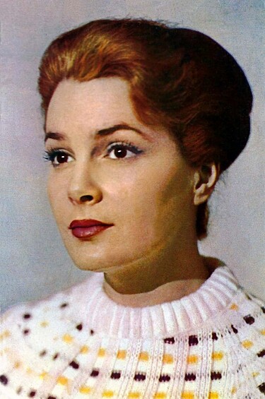 Элина Быстрицкая. В рейтингах самых красивых советских актрис Элина Быстрицкая — на первом месте.