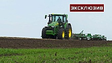 Обстрелы ВСУ, нехватка топлива и семян: в каких условиях стартует посевная в Харьковской области