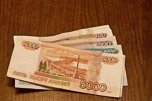 Брокер предрек, что вскоре доллар будет стоить 100 рублей