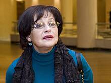 Одинокая Фатеева попросила еды вместо цветов