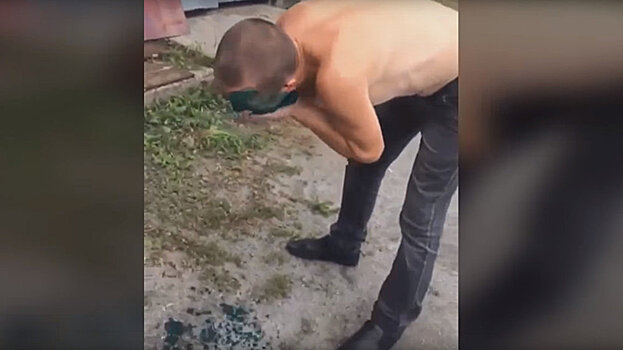 Хабаровского таксиста самого заставили умыться зеленкой