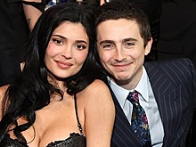 Кайли Дженнер прослезилась от признания Шаламе со сцены Critics Choice