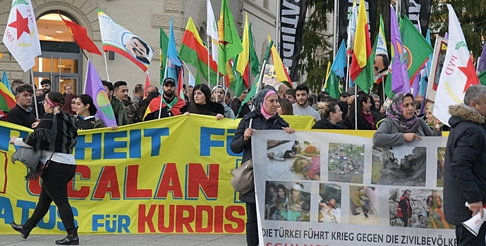 Столкновения турок и курдов докатились до Европы