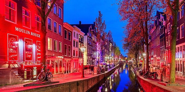 С протестом против переноса квартала красных фонарей вышли жители Амстердама