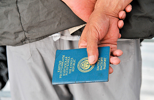 Киргиз на миллион: сеть пабов оштрафовали за поддельный паспорт сотрудника