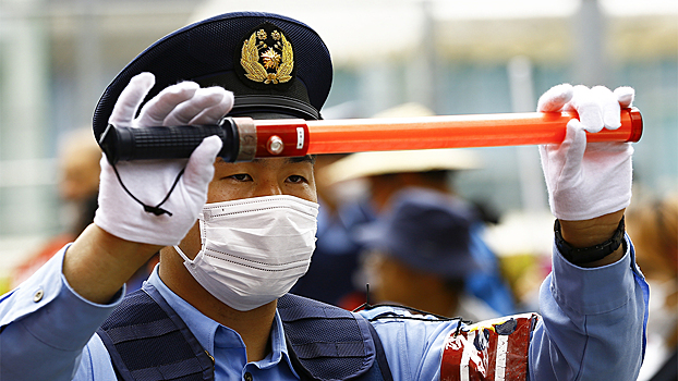 В центре Токио при падении стальной балки весом 15 тонн погибли два человека
