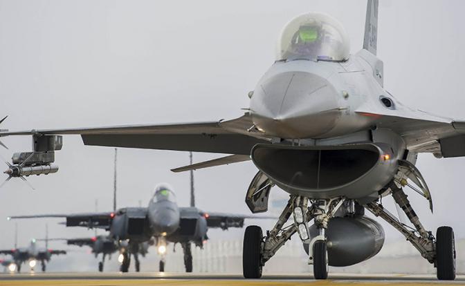 Eurasian Times: Из США для Украины поставлены F-16  в кондиции вторцветмет