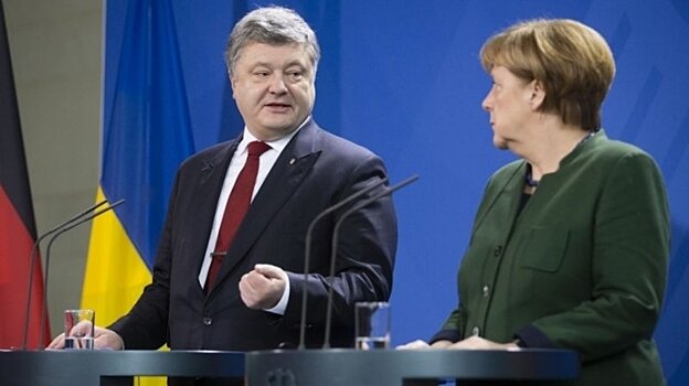 Меркель не исключила встречи с Макроном и Порошенко в мае