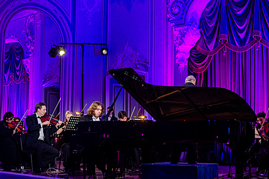 Во дворце Белосельских-Белозерских состоялось выступление Санкт-Петербургского симфонического оркестра
