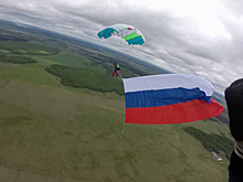 Парад дружбы народов и воздушный перформанс прошли на Урале в День России