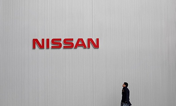 Акции Nissan снижаются на 5,5%