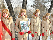 В Чите на территории парка Дома офицеров Забайкальского края состоялся митинг, посвященный памяти Героя России - гвардии майора Романа Филиппова