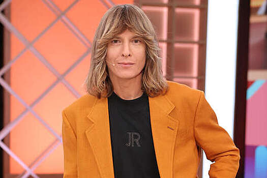 Стилист Влад Лисовец призвал надеть грубую и легкую одежду на Новый год