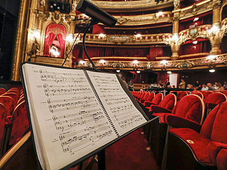 Оглохший музыкант выиграл суд у Королевской оперы Лондона. Его сгубили духовые в опере Вагнера