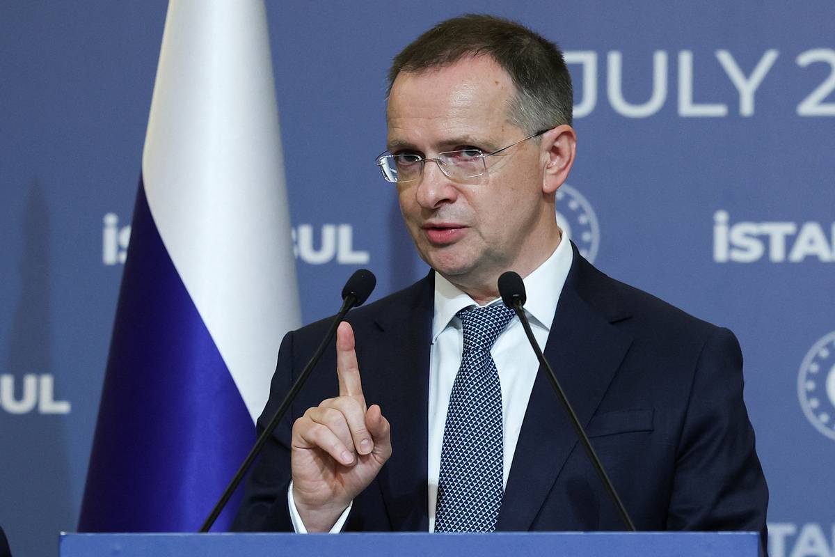 В участии Мединского на переговорах увидели сигнал для Украины и США