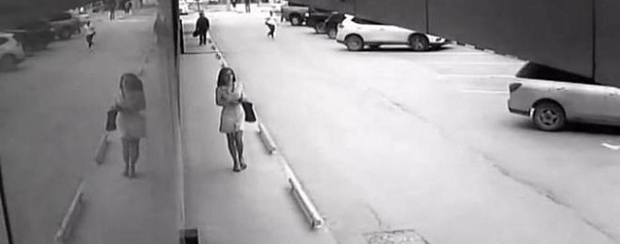 Депутат в Южно-Сахалинске швырнул в женщину стаканчик с кофе