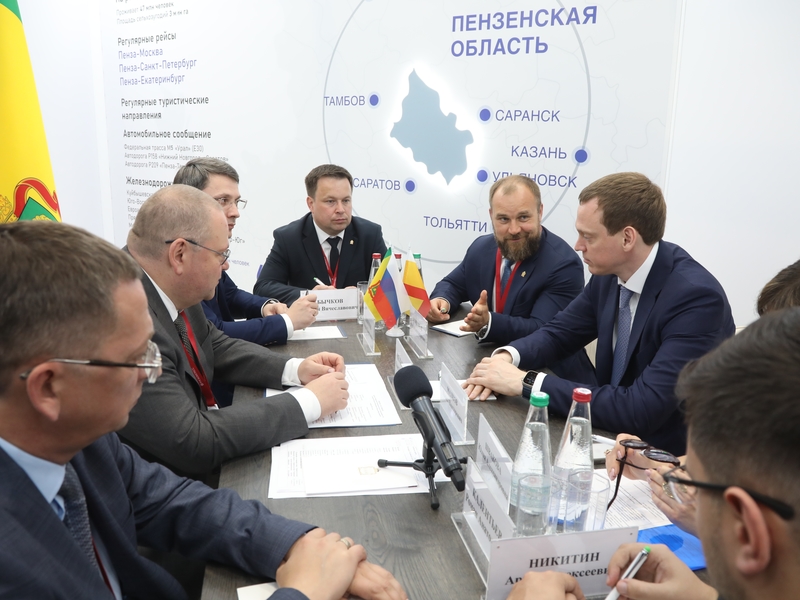 На ПМЭФ достигнут ряд договоренностей, направленных на развитие межрегионального станкостроительного кластера — Мельниченко