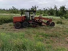 В Волгоградской области в ДТП с погрузчиком погиб водитель легковушки