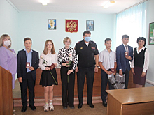 В Самарской области полицейские и общественники вручили паспорта юным жителям региона