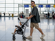 Пассажирам на заметку: можно ли брать коляску в самолёт